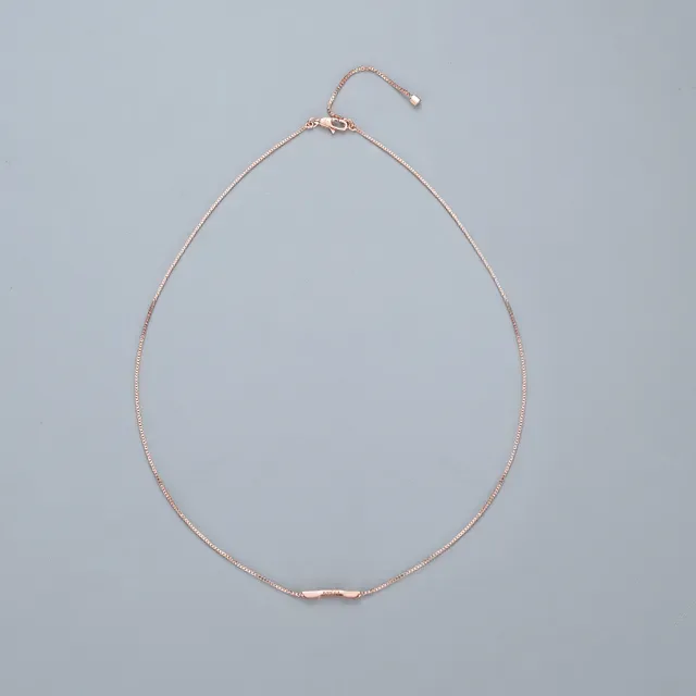 Gucci Logo Bar Pendant सلسلة ذهبية بكس 3