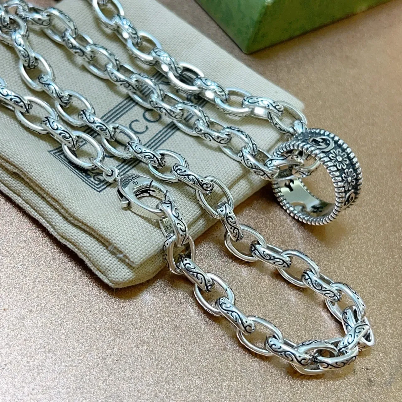 Gucci Ornate Floral G-Motif Silver Chain Necklace 8