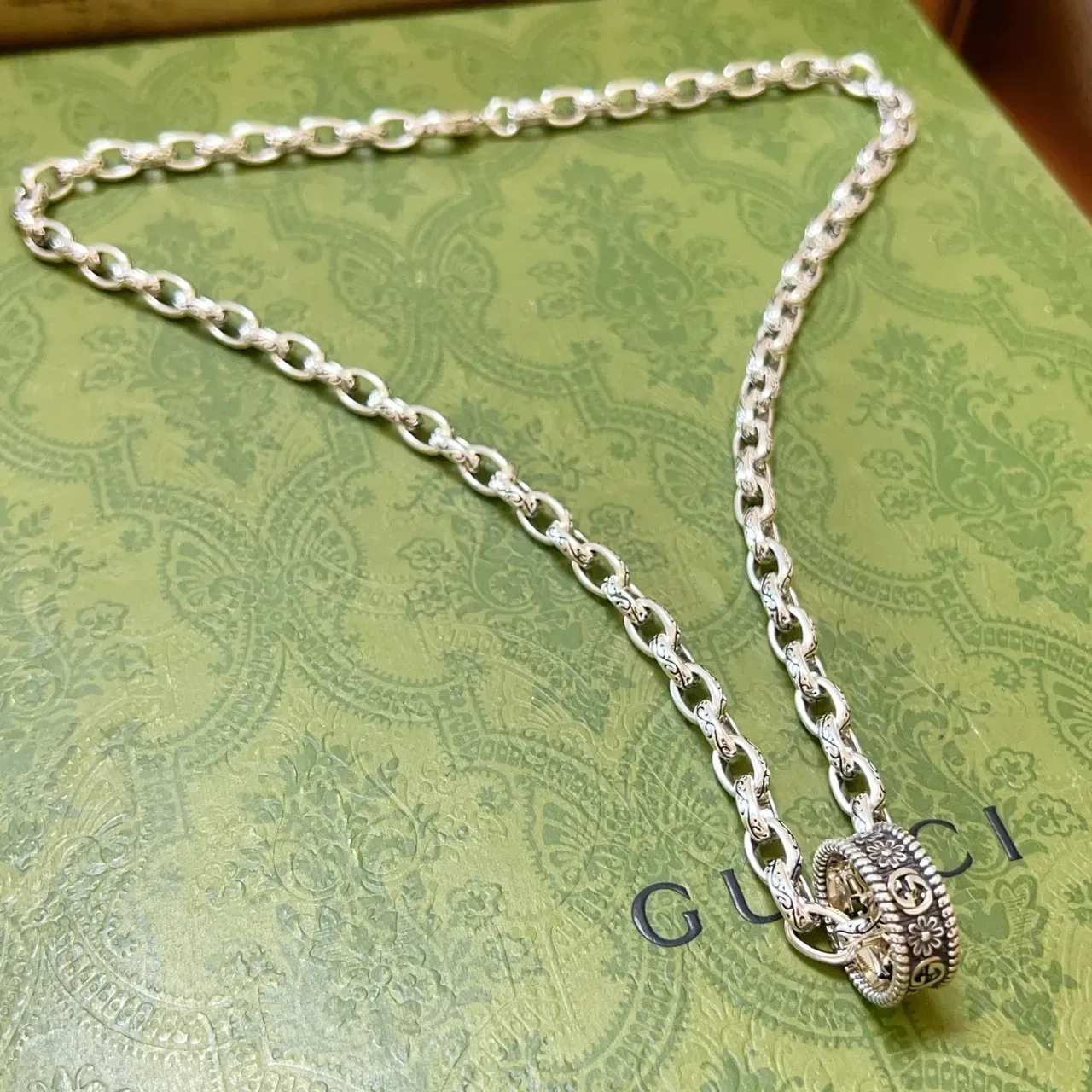 Gucci Ornate Floral G-Motif Silver Chain Necklace 9