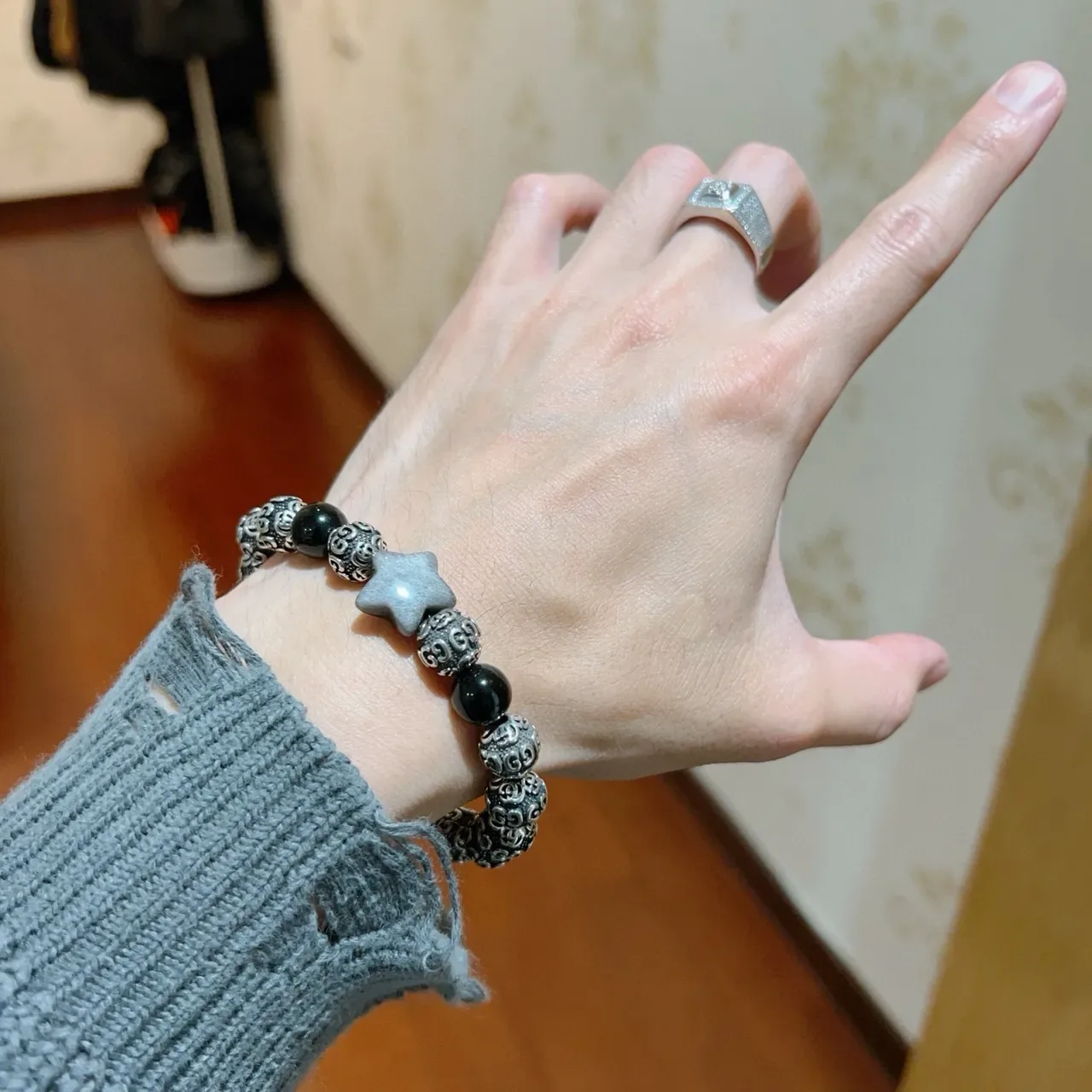 Gucci Ornate Scrollwork Metal and Black Stone Stretch Bracelet 4