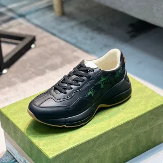 Gucci Rhyton أحذية جلد أسود تطريز نجم أخضر كثيفة