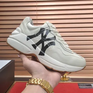 غوتشي رايتون أوف وايت وأسود كيونكي