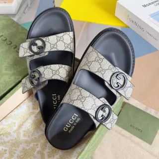 Gucci Screener GG Monogram बेज और काला चप्पल
