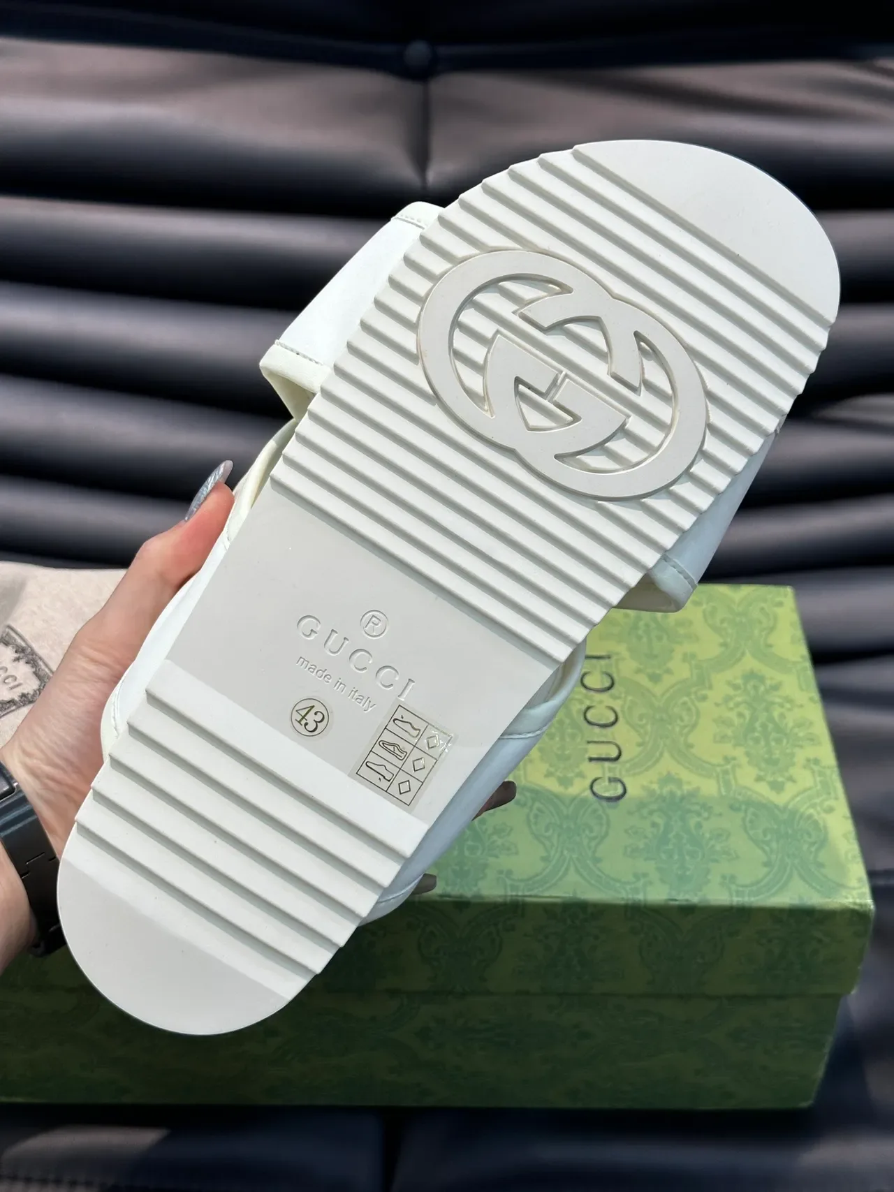 Gucci Screener Logo Sandales Casuales à Bride Croisée 3