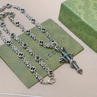 Gucci Argent Noir Oxydé Métal Émaillé Liens Interconnectés G Collier