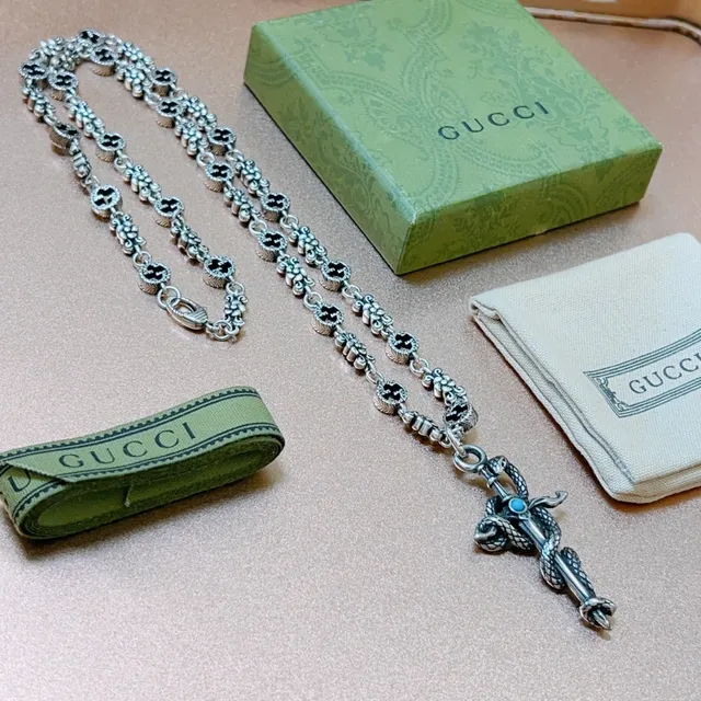 Gucci Silver Black Oxidized Metal Enamel Interlocking G Links Necklace 3