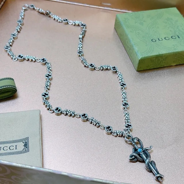 Gucci Silver Black Oxidized Metal Enamel Interlocking G Links Necklace 6