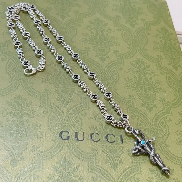 Gucci Silver Black Oxidized Metal Enamel Interlocking G Links Necklace 7