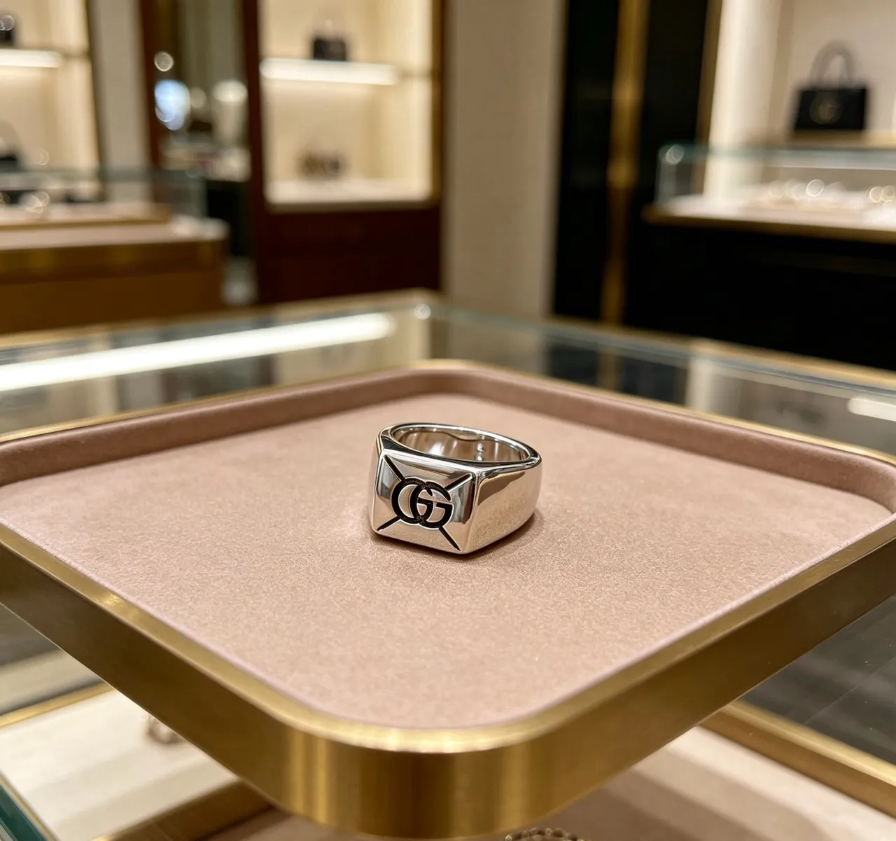 Gucci Silver Black Square Signet Polished Ring 4