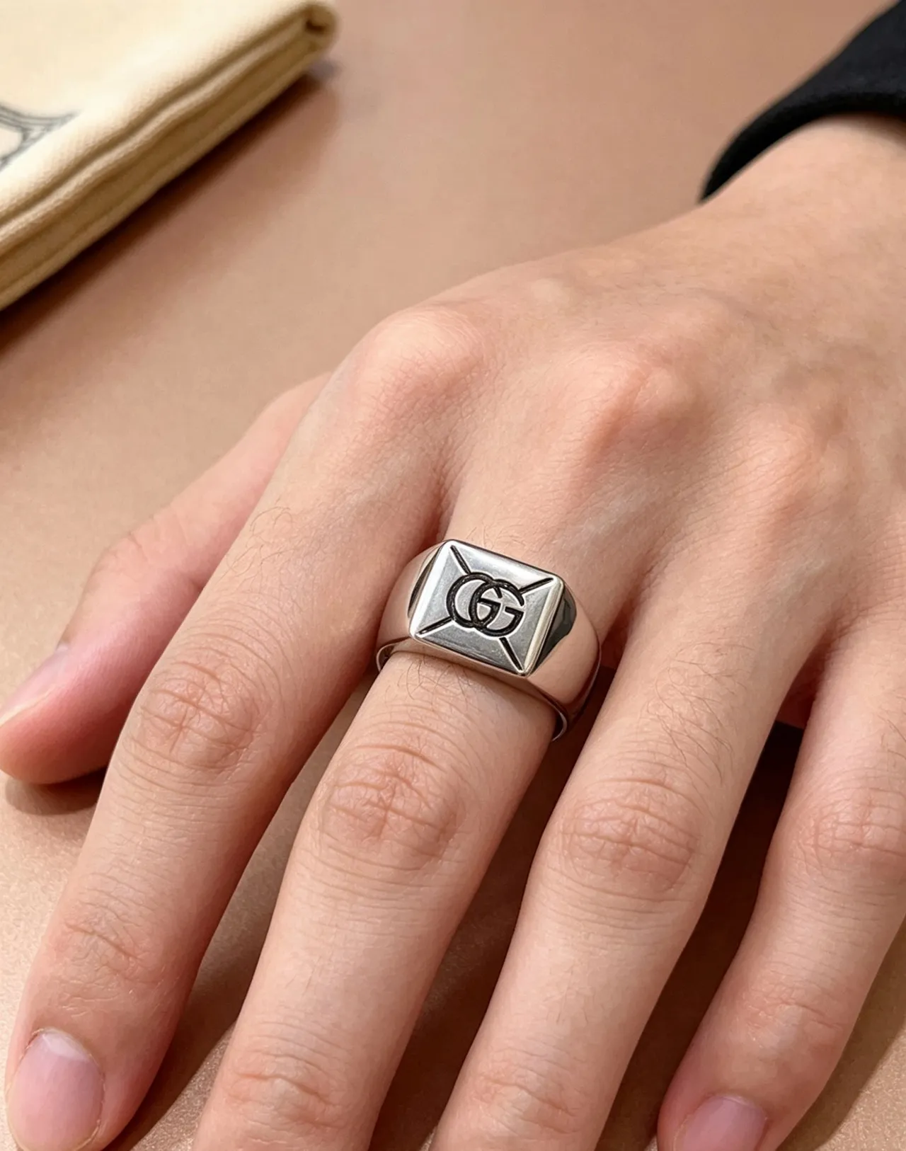 Gucci Silver Black Square Signet Polished Ring 8