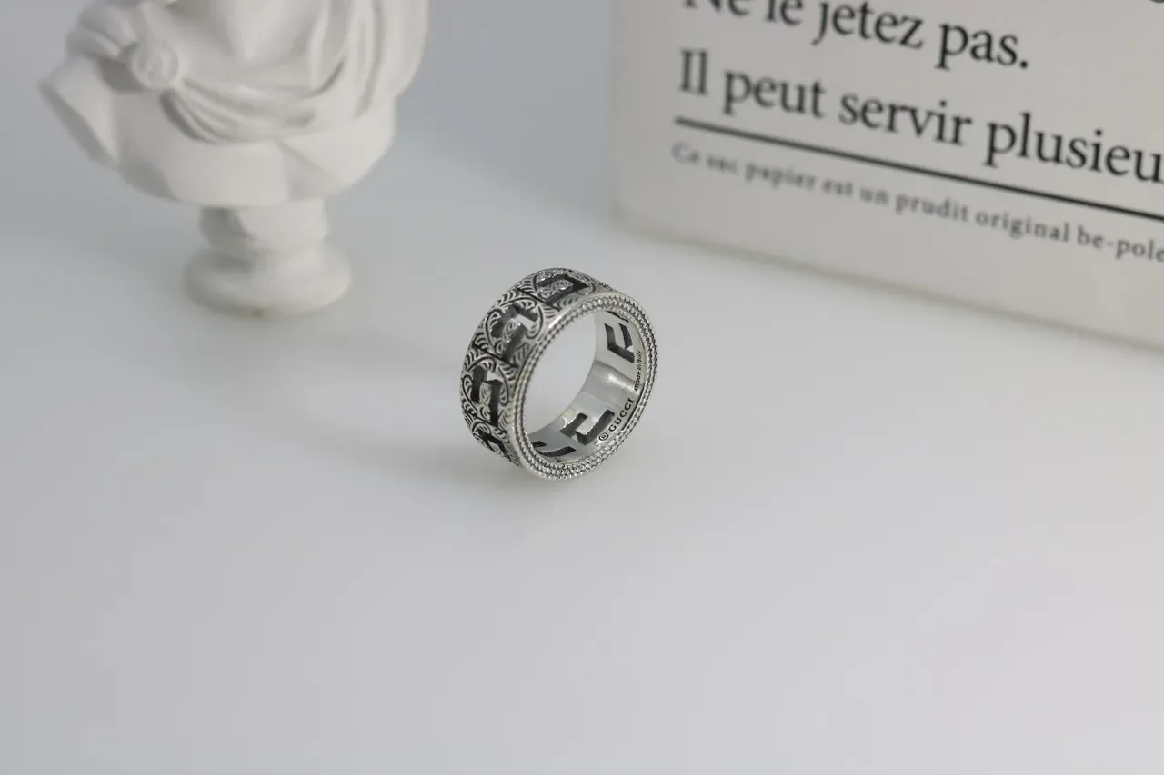 Bague Gucci Argent Noir Large Bande Gravée Motif Clé Grecque 3