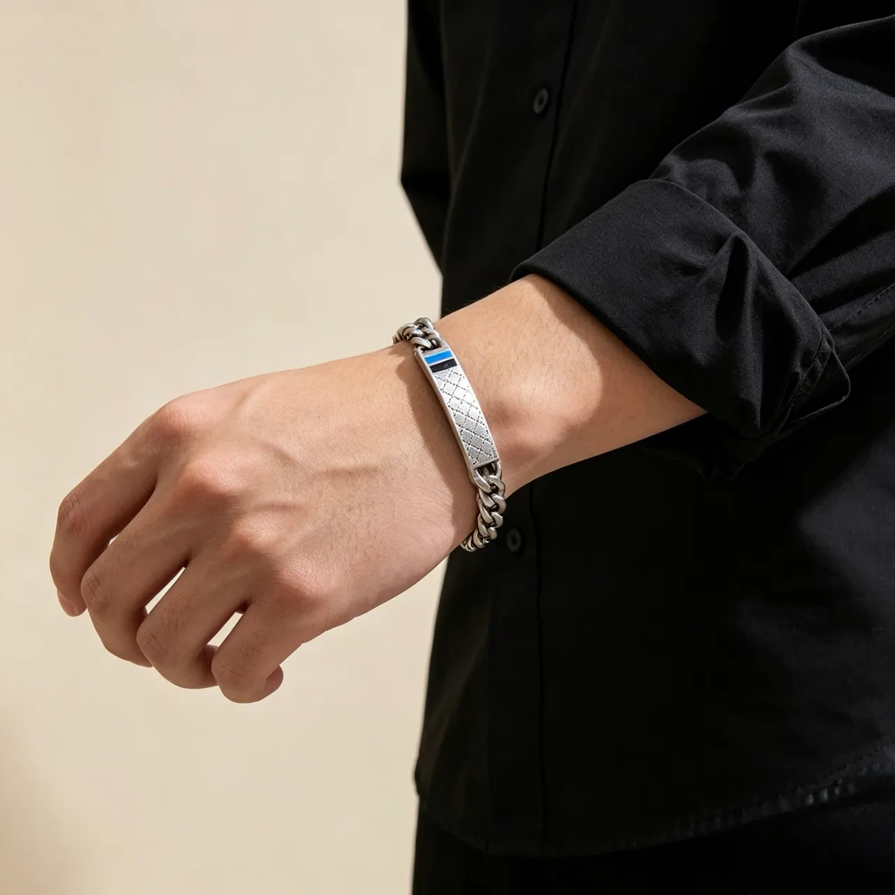 Gucci Silver Blue Curb-Link Chain Quilted Plaque Bracelet 5