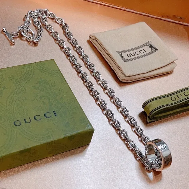 Gucci Silver Green Twisted-Link Chain Necklace 7