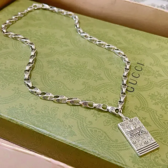 Gucci Silver Interlocking G-Link Chain Rectangular Engraved Pendant Necklace 9
