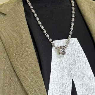 Gucci Silver Knotted-Link Chain Cylindrical Double-G Pendant Necklace