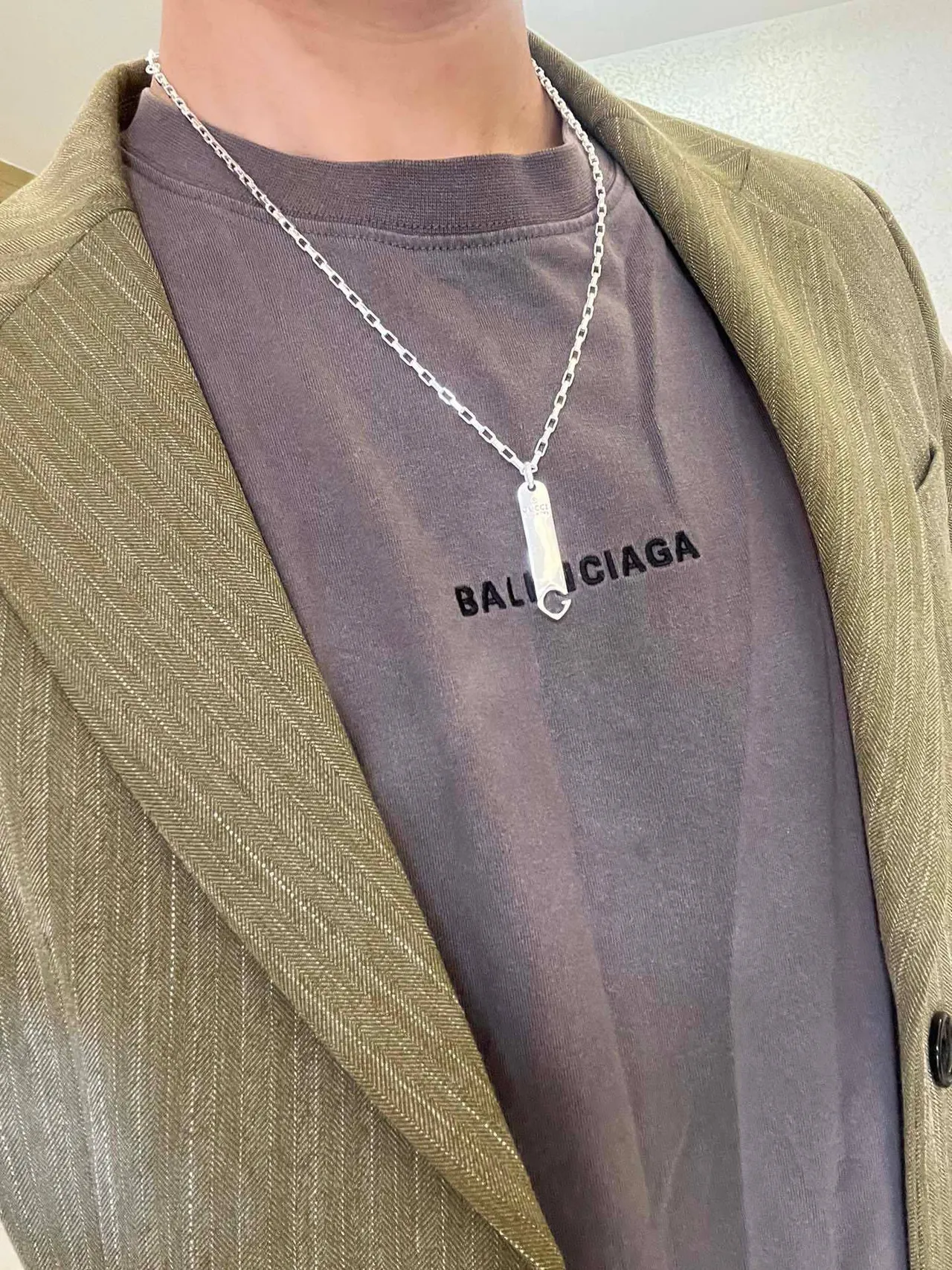 Gucci Silver Rectangular Pendant Necklace 2