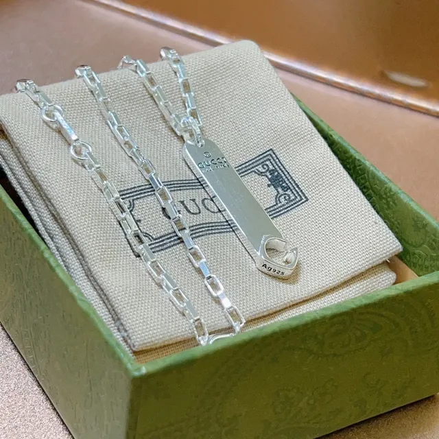 Gucci Silver Rectangular Pendant Necklace 6
