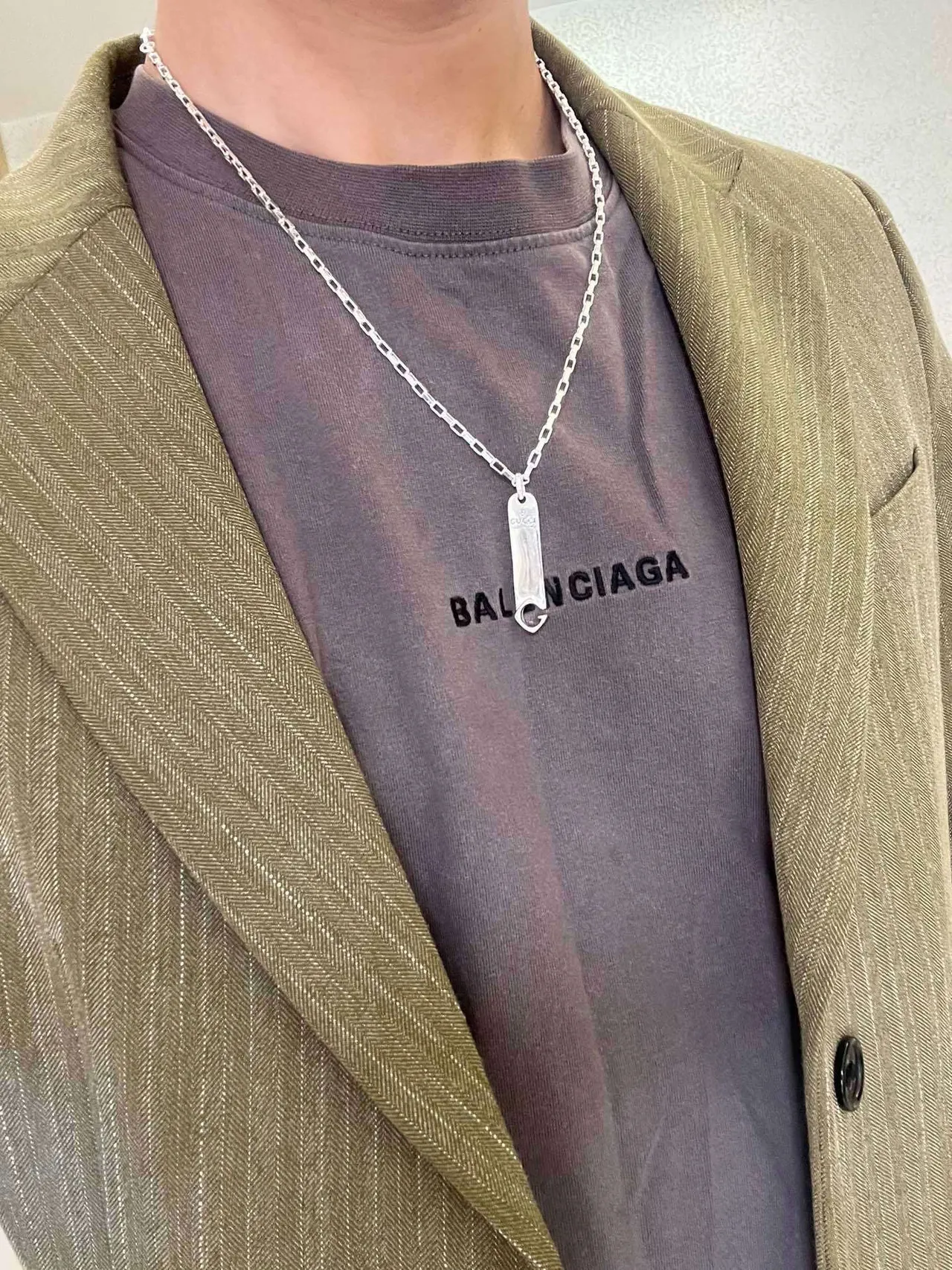 Gucci Silver Rectangular Pendant Necklace 8