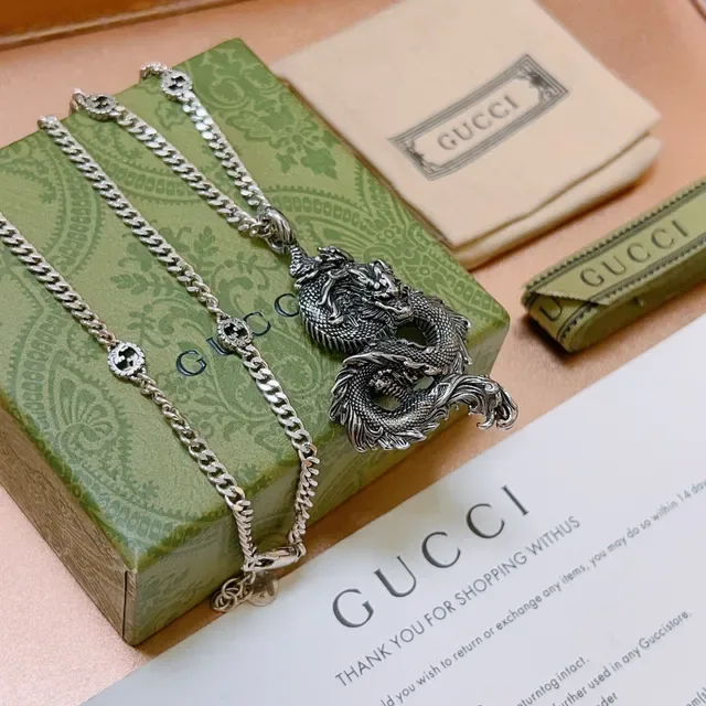 Gucci قلادة تنين منحوتة فضية سلسلة كيرب 7