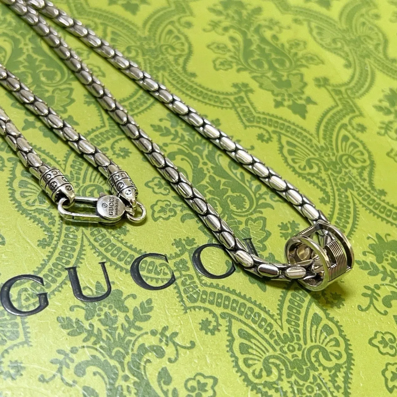 Gucci Collier Chaîne Texturée à Maillons de Tonalité Argentée 6