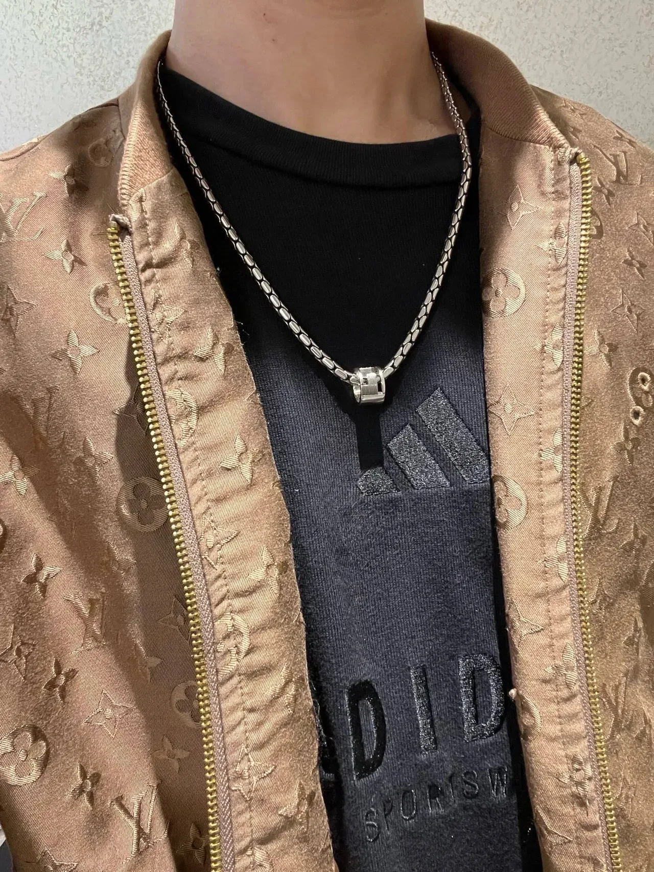 Gucci Collier Chaîne Texturée à Maillons de Tonalité Argentée 8
