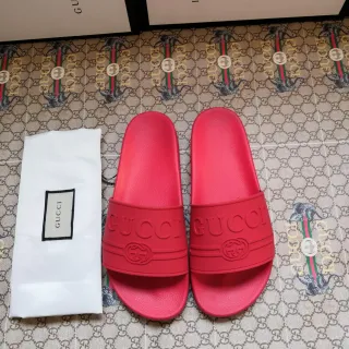 Gucci Slide लाल मोल्डेड रबड़ चप्पल