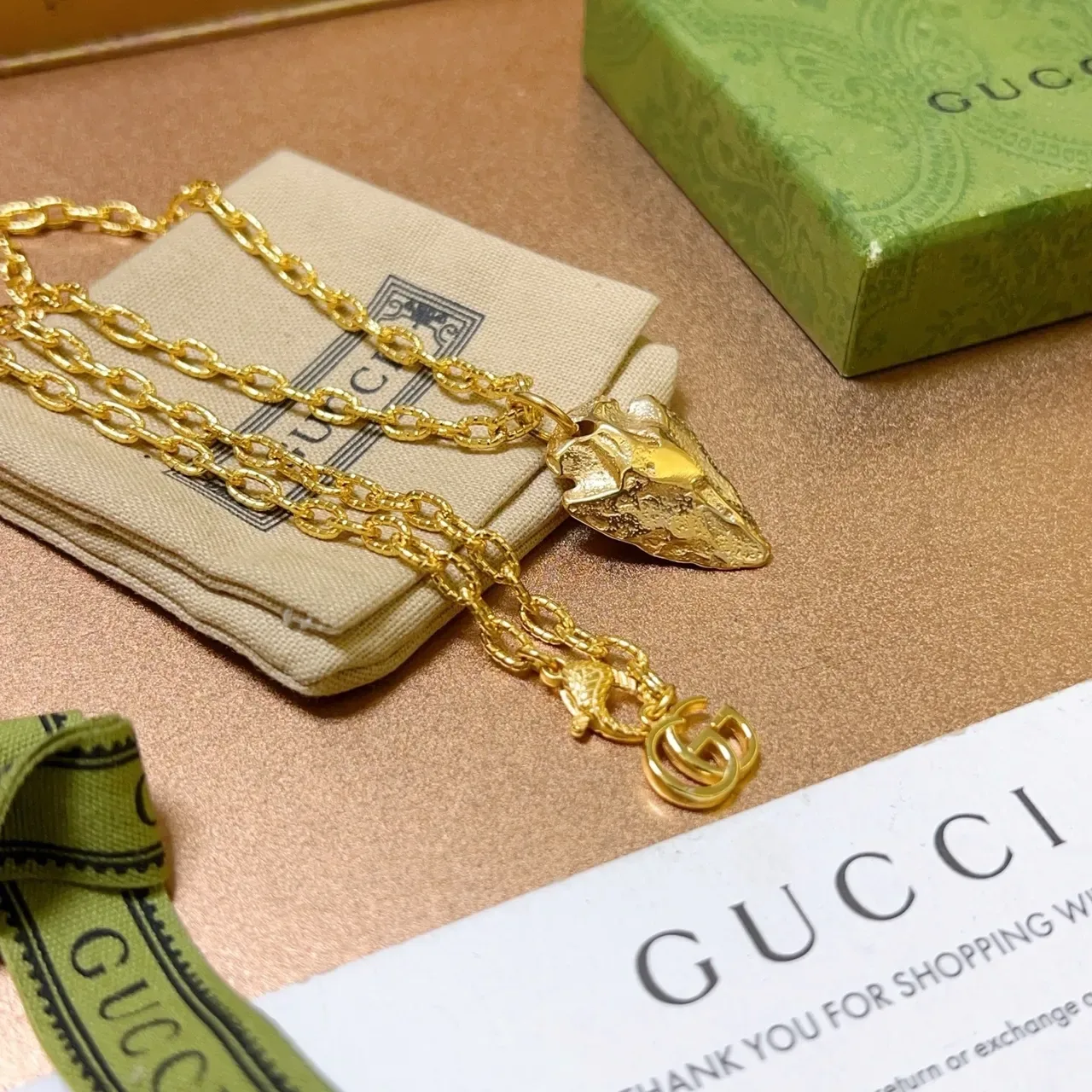 Gucci Textured Leaf Pendant Gold Chain Necklace 6