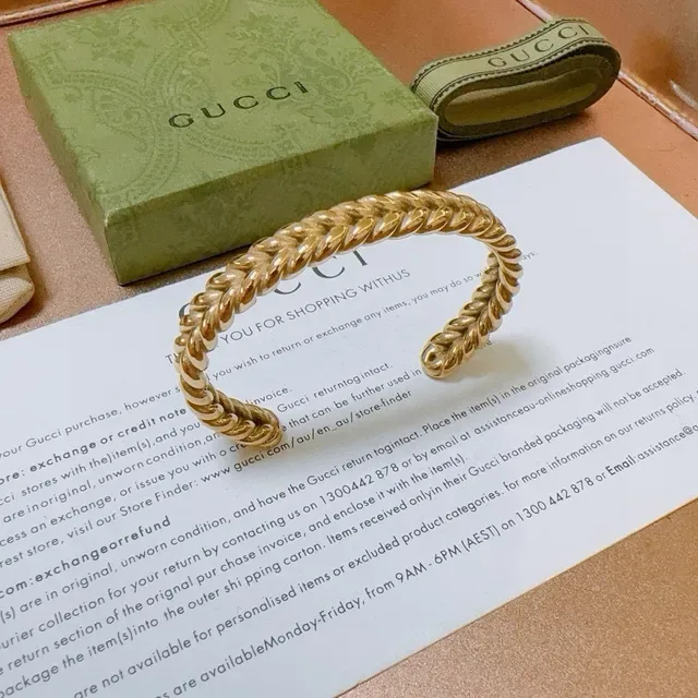 Gucci Twisted Rope Link Gold-Tone Open Cuff Bracelet 9