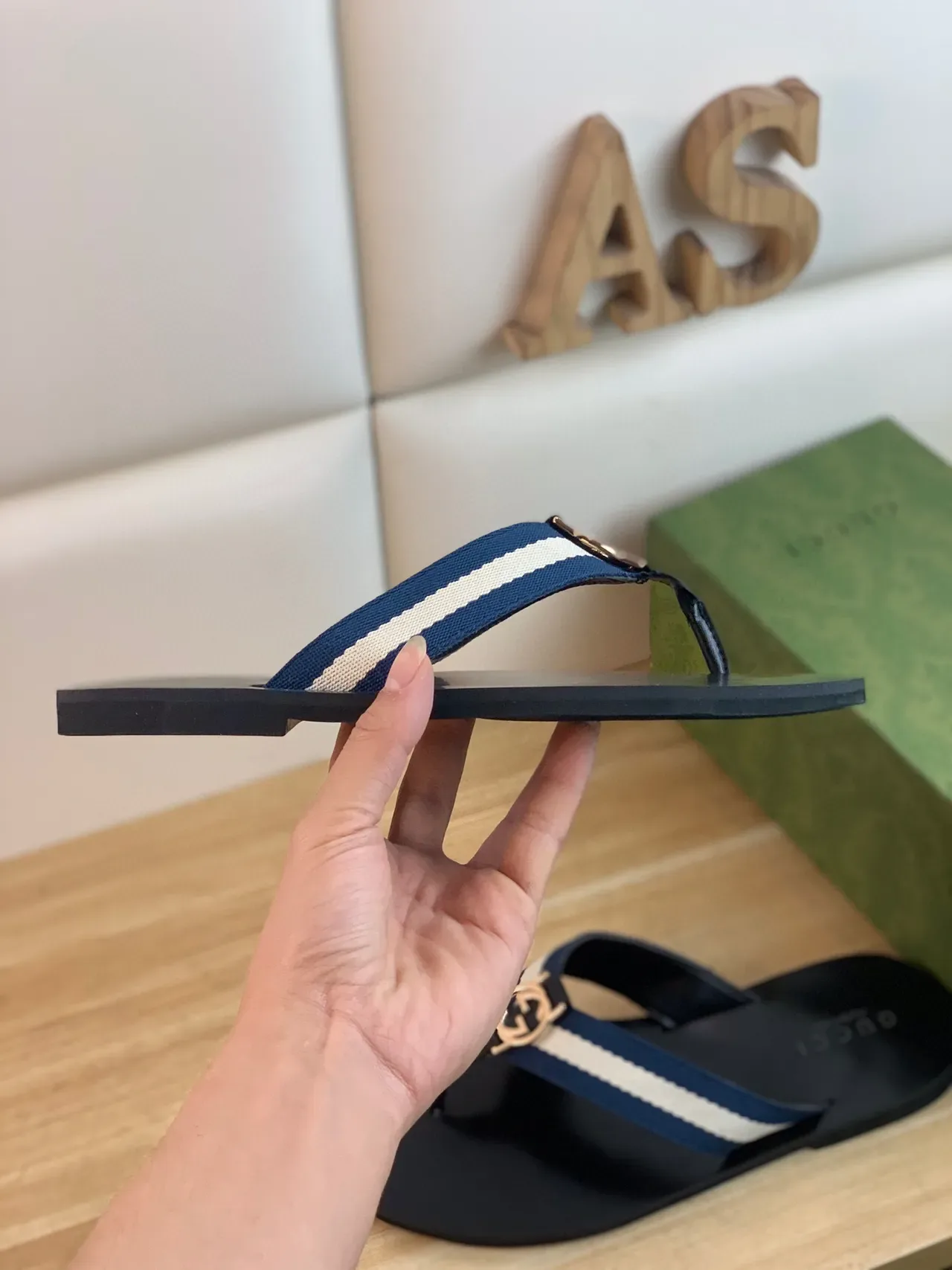 Gucci Web Stripe Interlocking G Buckle 黑色拖鞋 6