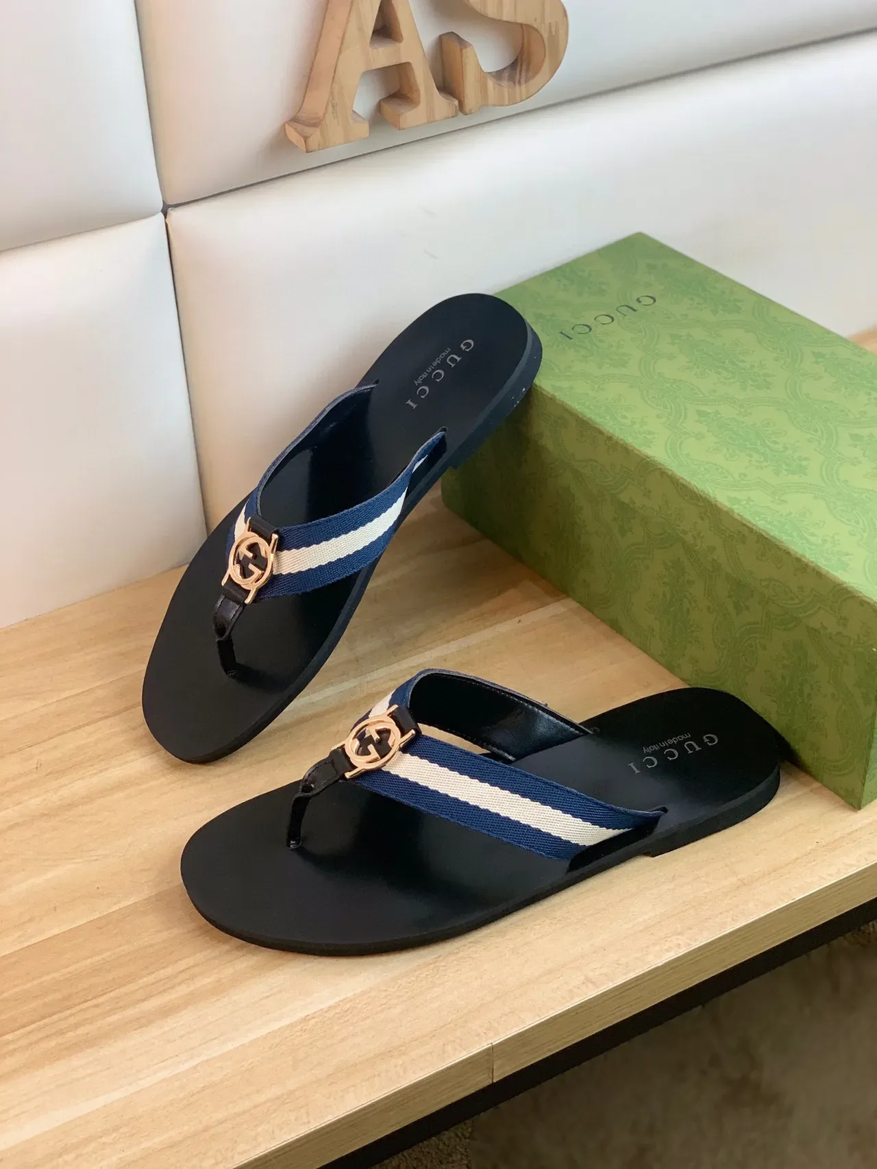 Gucci Web Stripe Interlocking G Buckle 黑色拖鞋 8