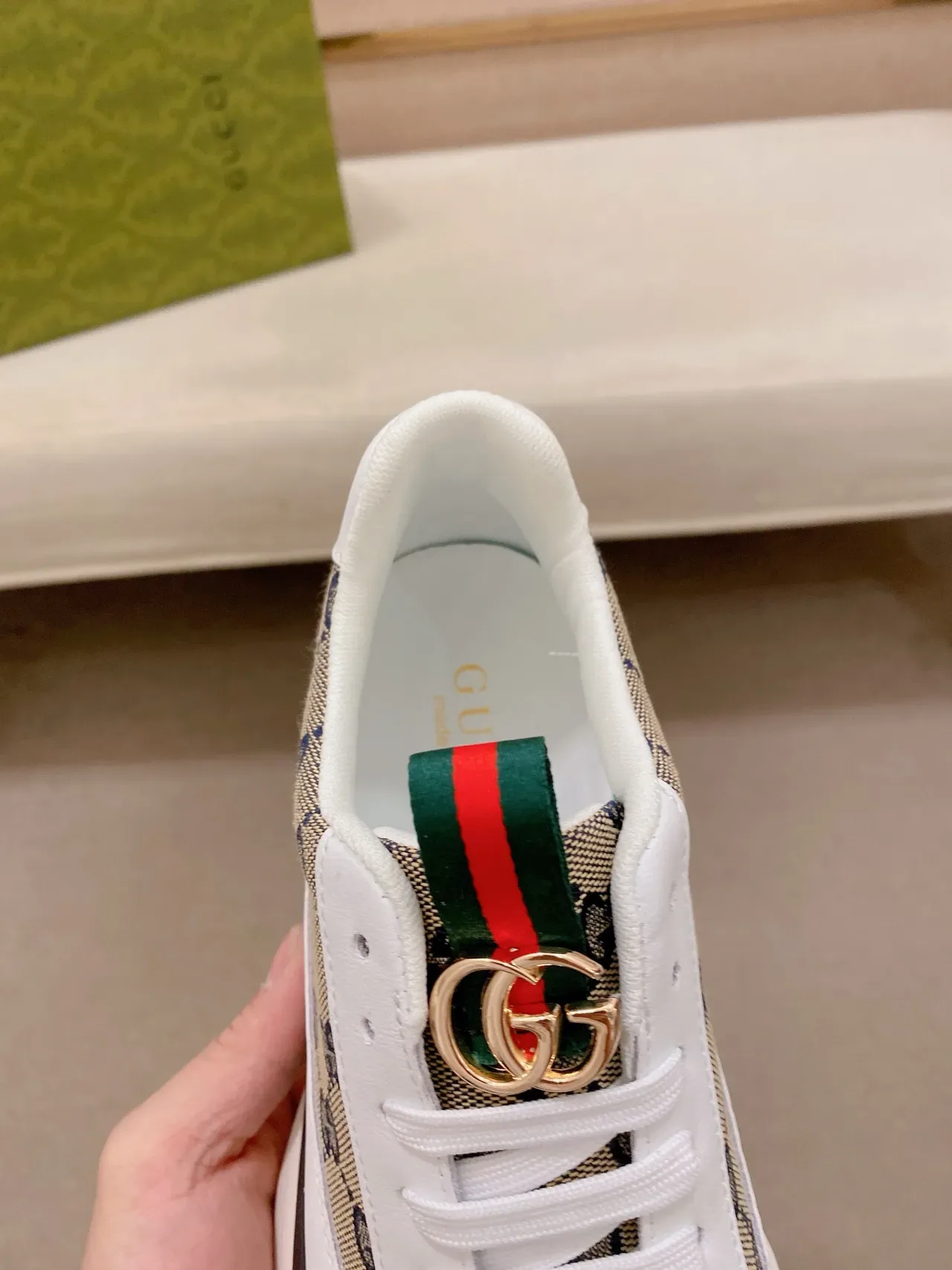 Gucci Tênis Lifestyle Brancos Bege GG Monogram Lona Couro Sobreposições 3