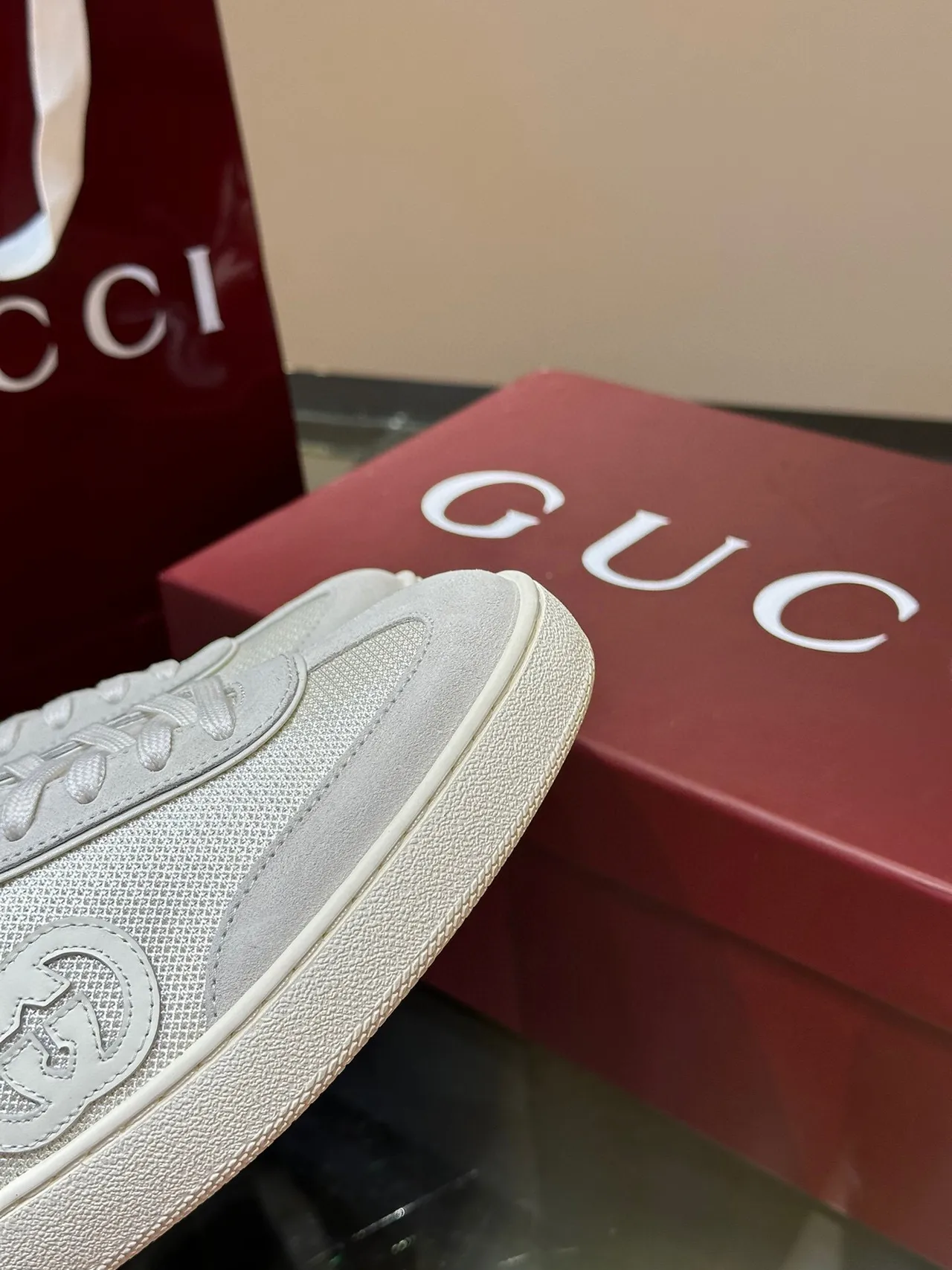 Gucci White Beige Low-Top Mesh-Suede Hybrid Lifestyle Sneakers 8