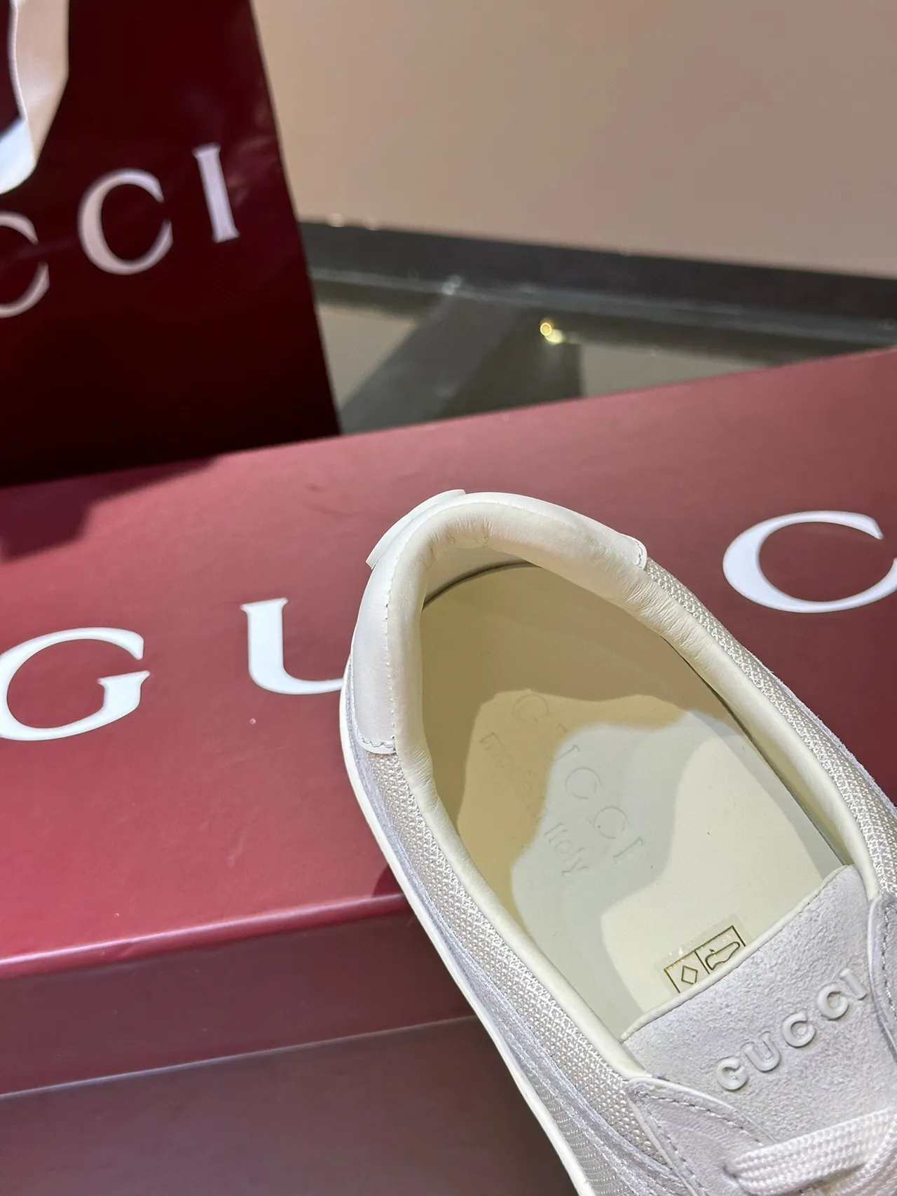 Gucci White Beige Low-Top Mesh-Suede Hybrid Lifestyle Sneakers 9