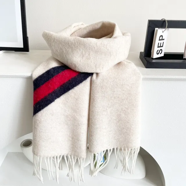 Gucci Cachecol de Cashmere Branco Multicolor com Bordas de Franjas Tecidas 9