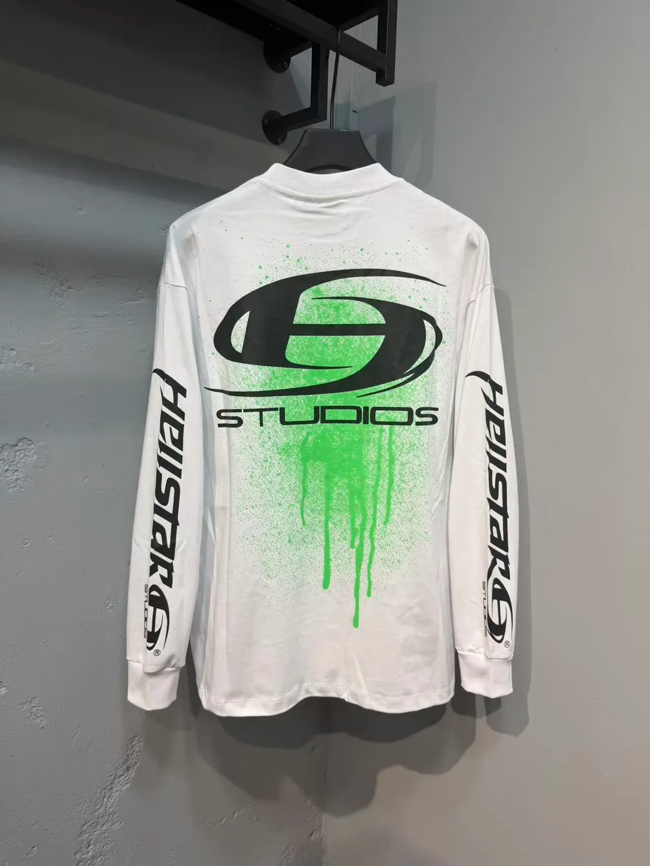Hellstar Spray Graphic Long-Sleeve T-Shirt 11