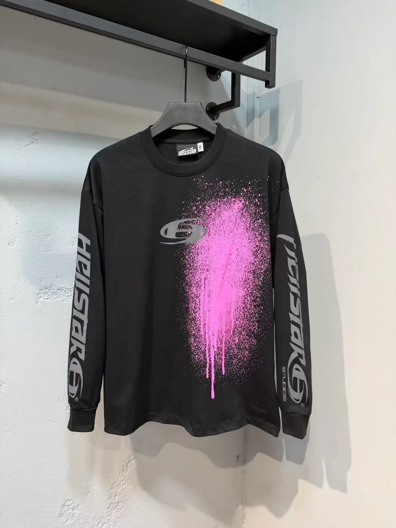 Hellstar Spray Graphic Long-Sleeve T-Shirt 13