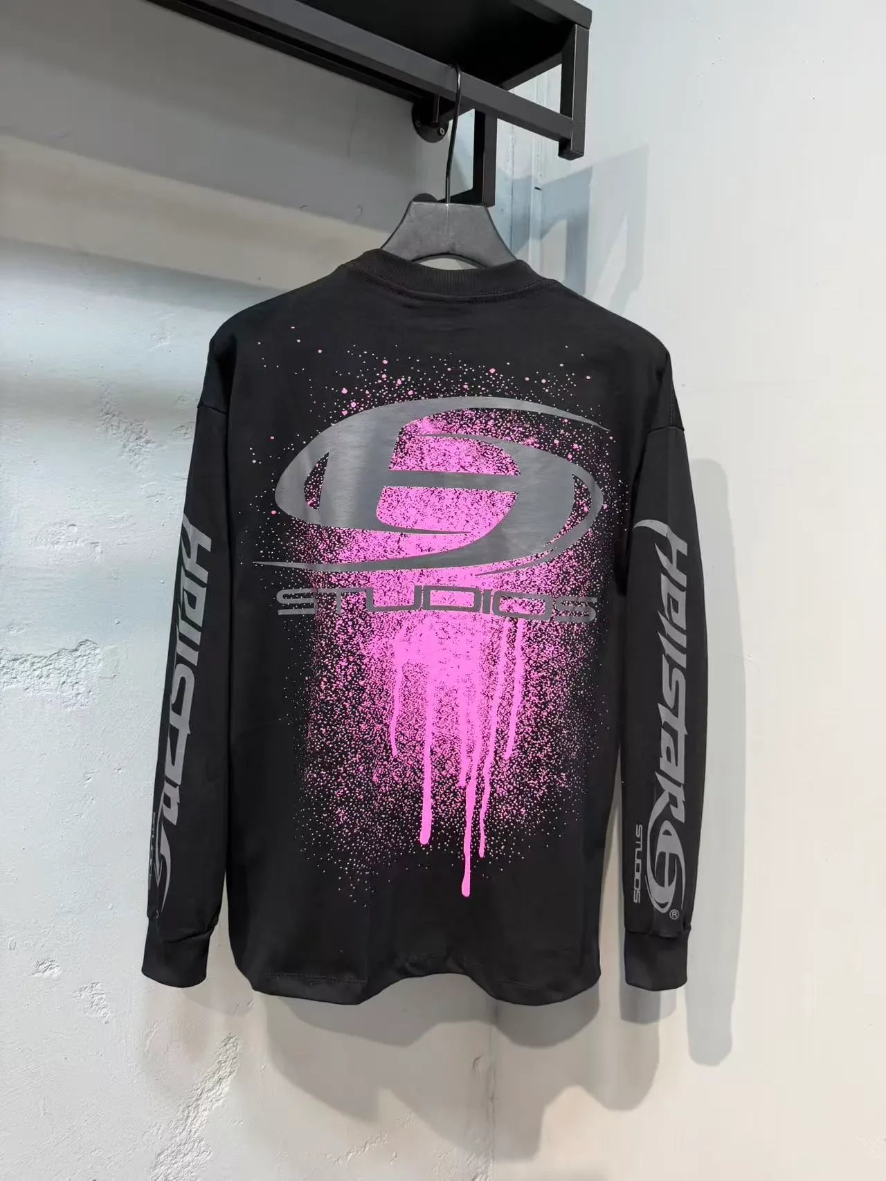 Hellstar Spray Graphic Long-Sleeve T-Shirt 14