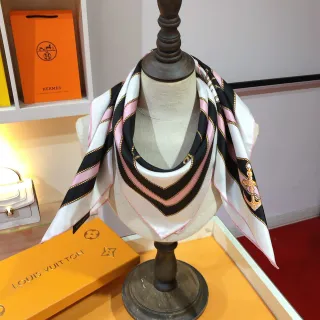 Hermès एंकर और चेन प्रिंट सफेद काला गुलाबी सोने का रेशम स्कार्फ