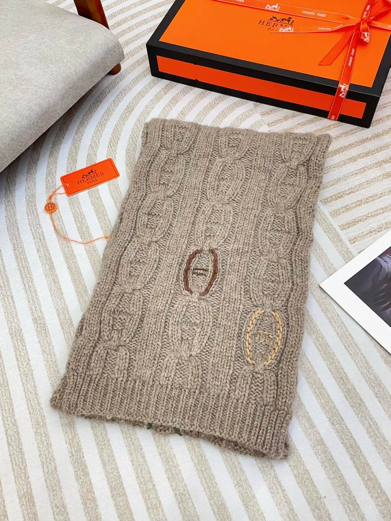 Hermès Beige Brown Cable Knit Embroidered H Logo Scarve 5