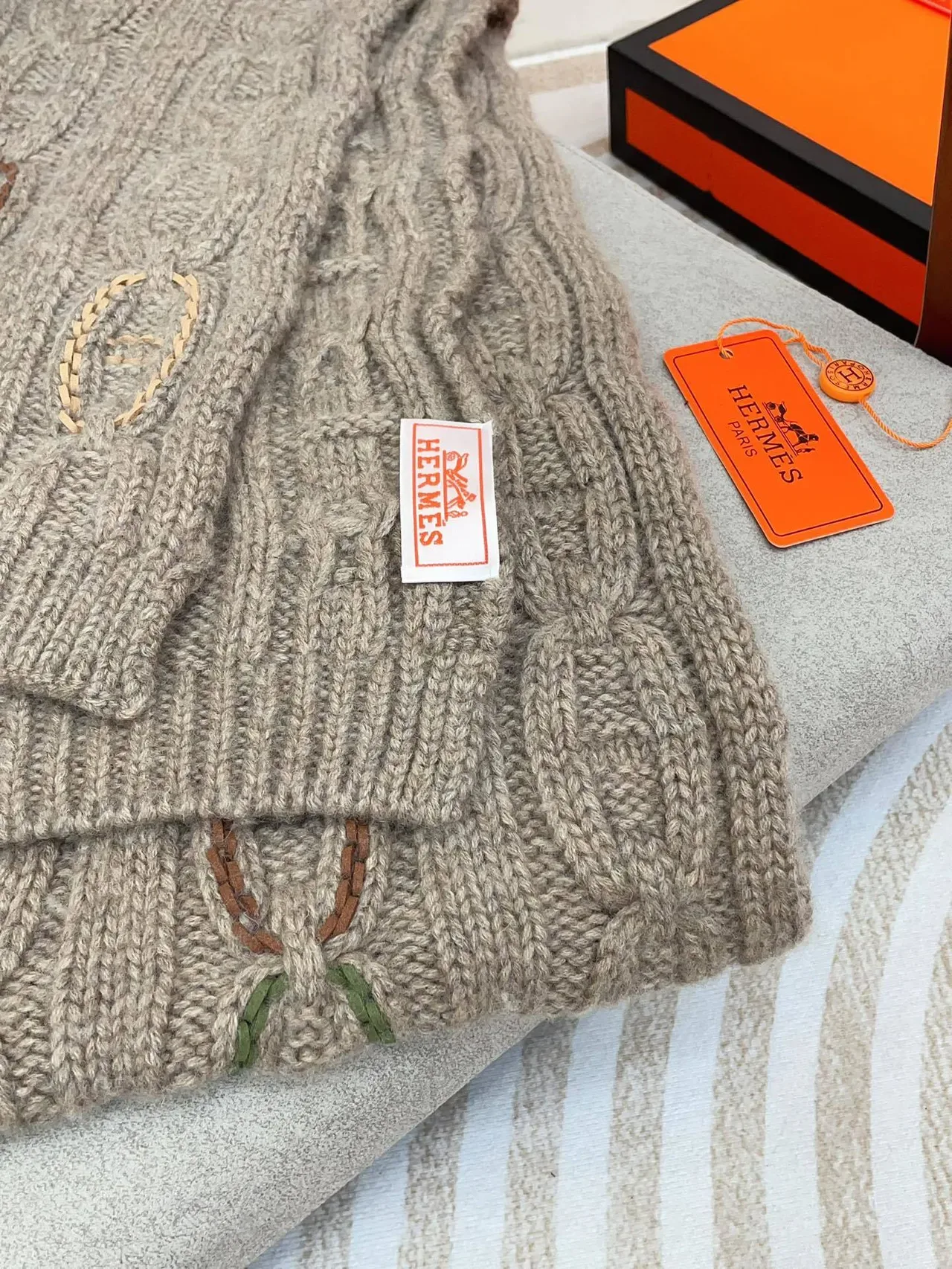 Hermès Beige Brown Cable Knit Embroidered H Logo Scarve 9