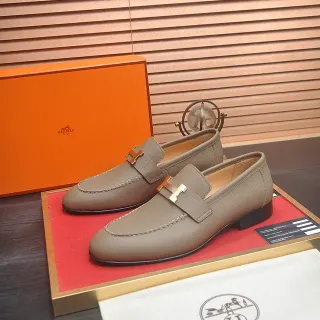 Hermès Beige Dorado Detalle Hebilla H Cuero Texturizado Mocasín