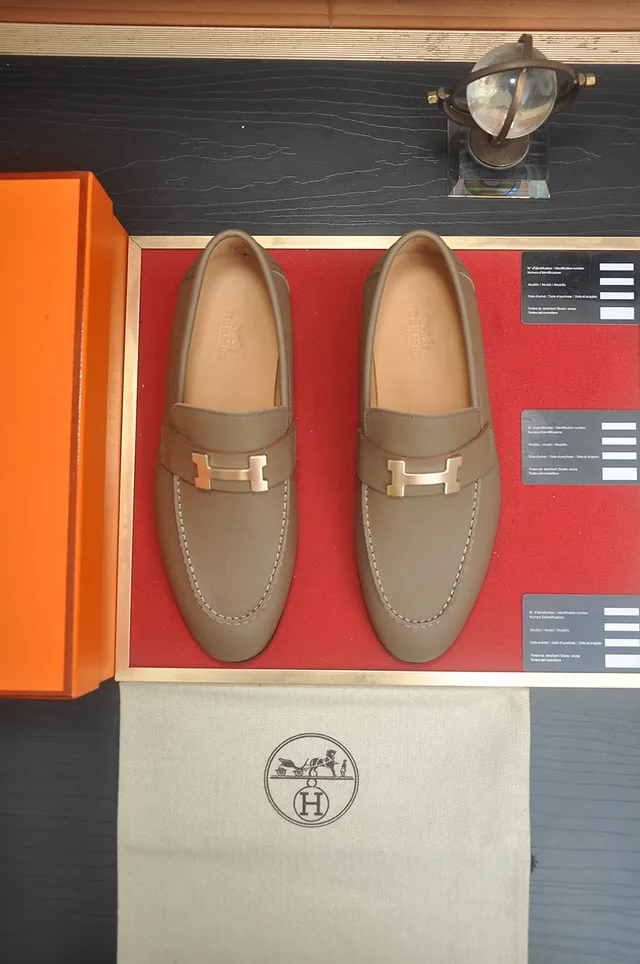 Hermès Beige Dorado Detalle Hebilla H Cuero Texturizado Mocasín 5