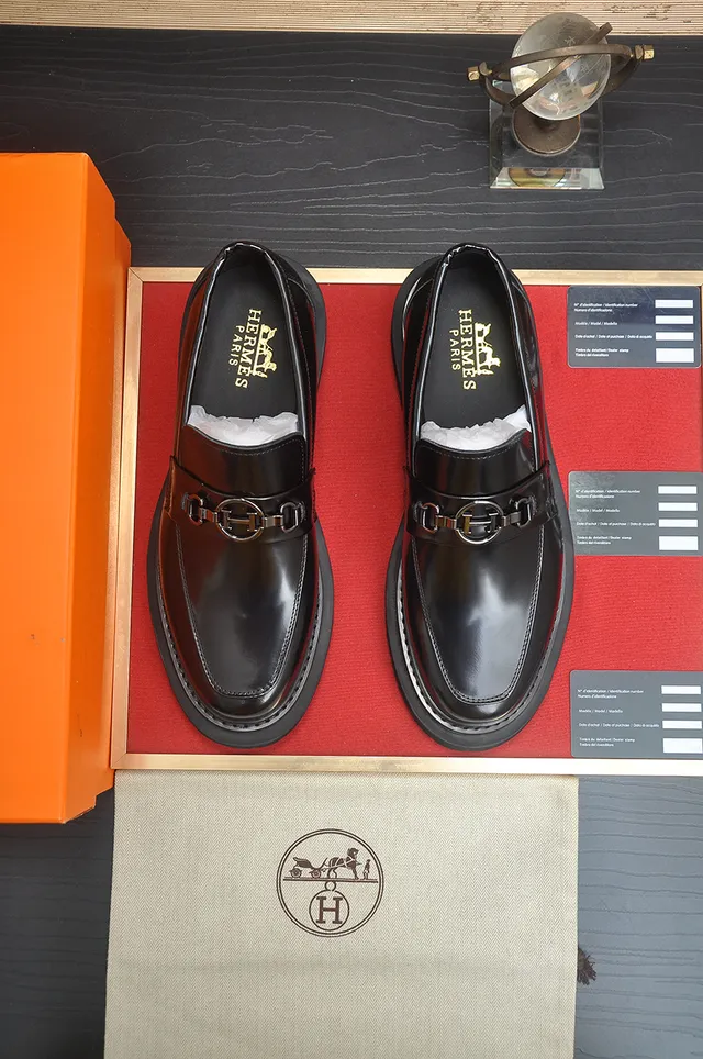 Hermès Black Polished Leather Horsebit Buckle Loafer 5
