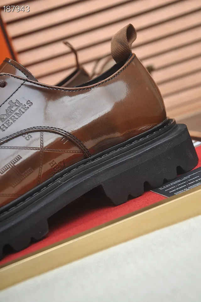 Hermès Zapatos Oxford de cuero pulido marrón negro con estampado diamond-quilted 4