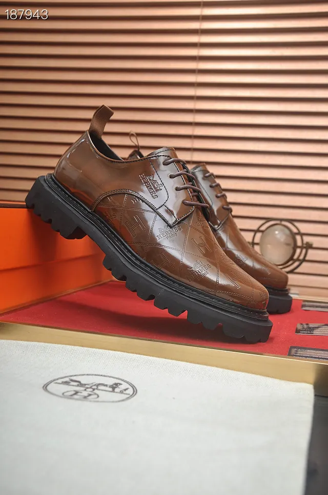 Hermès Zapatos Oxford de cuero pulido marrón negro con estampado diamond-quilted 6