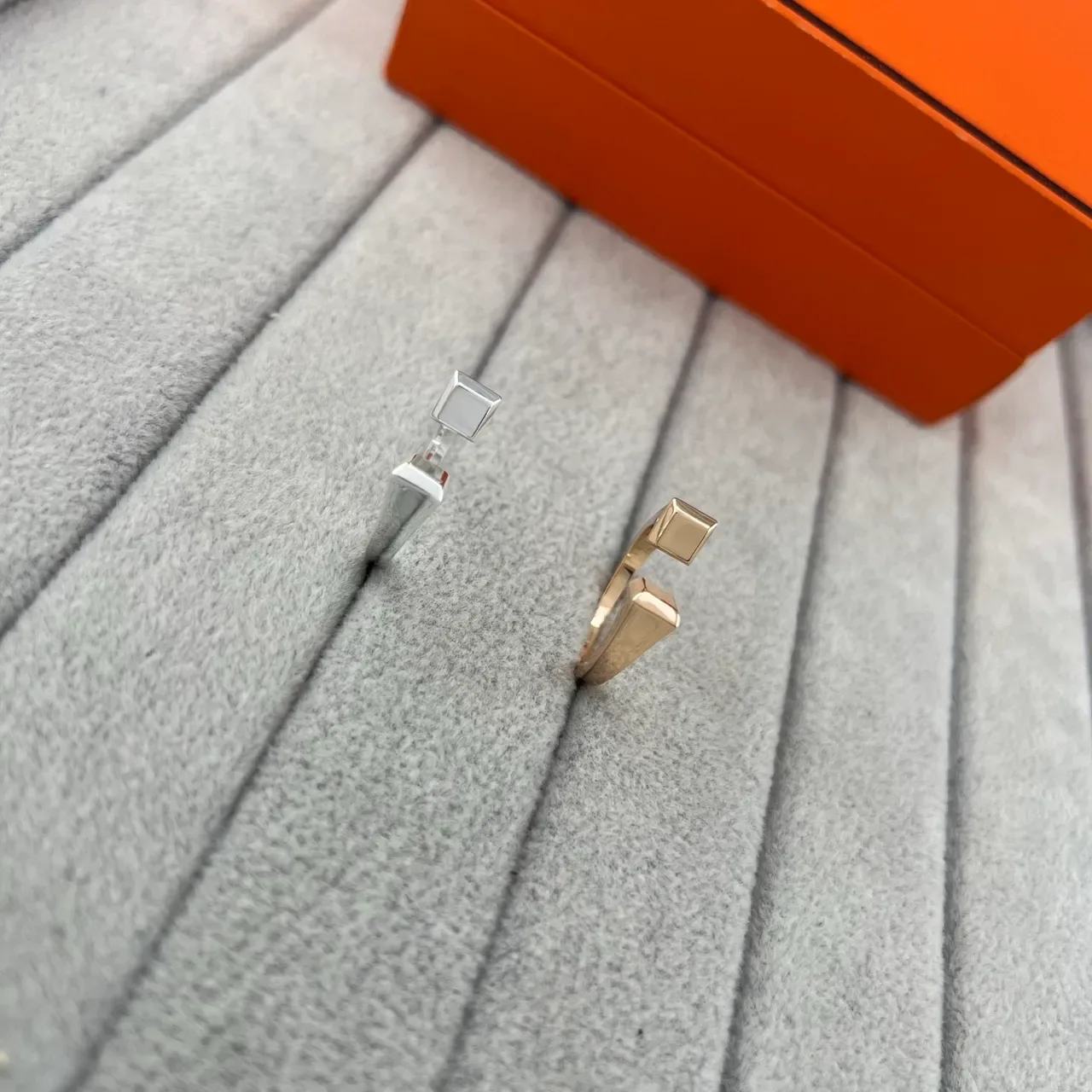 Hermès C de Silver Gold Open Geometric Square-Ended Ring 6
