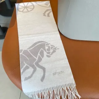 Hermès Calèche Motif Ivory and Gray Cashmere Scarf