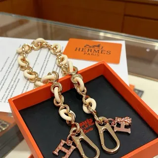 Hermès Chaine d'Ancre Pulsera Cadena de Resina y Metal Beige Dorado Charms de Cristal Pavé 'H'