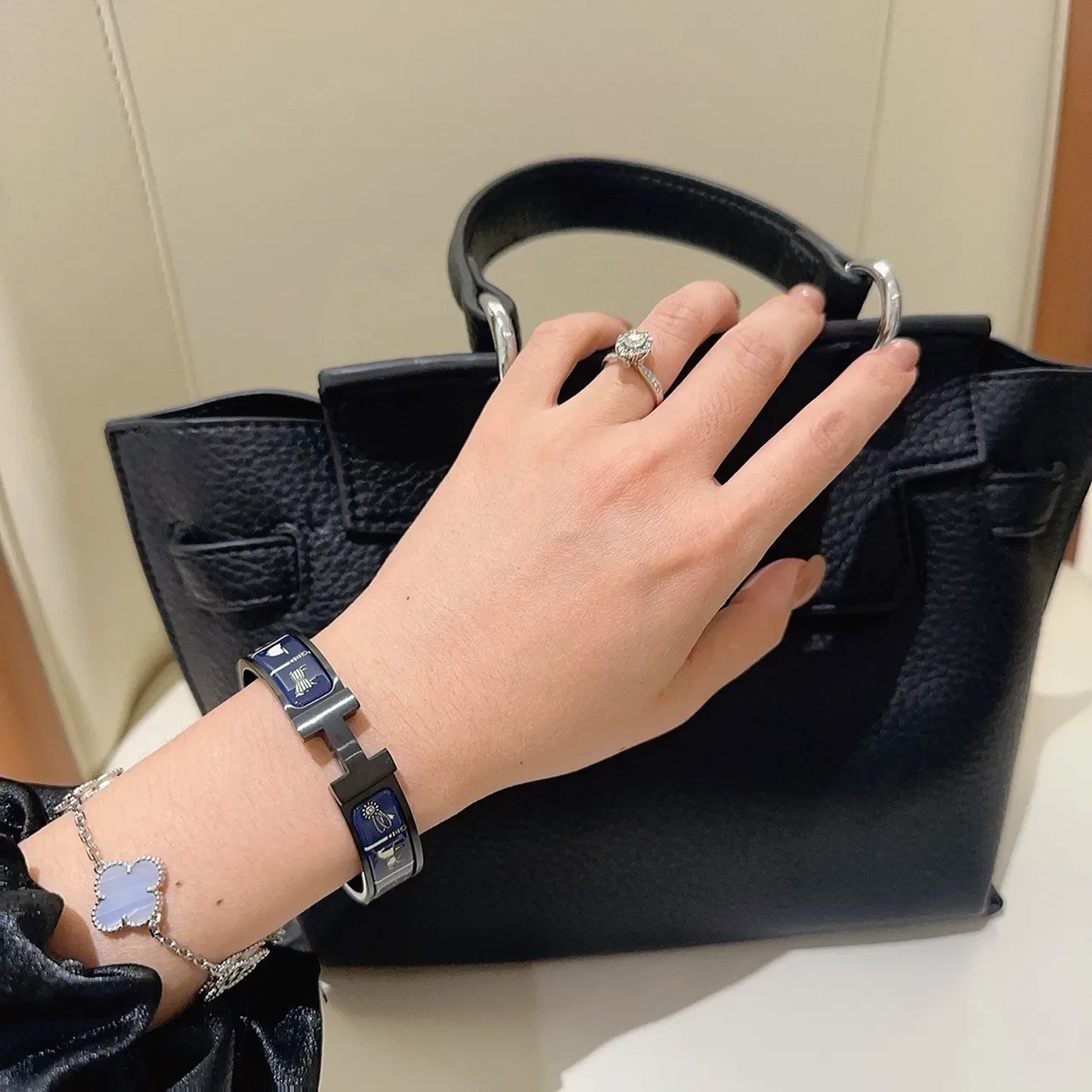 Bracelet Hermès Clic H Noir Bleu Émail Incrusté 2