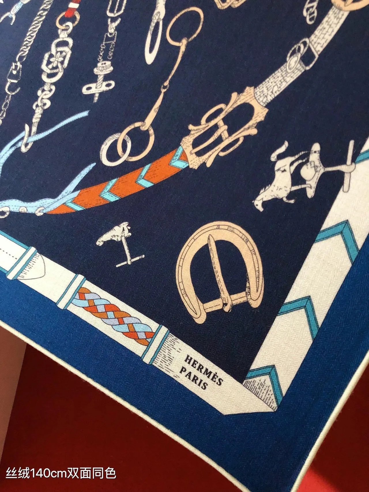 Hermès Motif Équestre Écharpe de Soie Marine 6